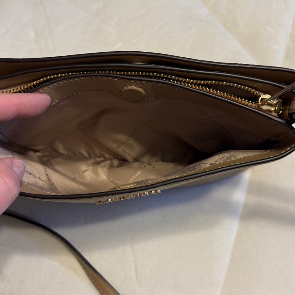 Michael Kors Trisha Beige Leather Crossbody Bag - Picture 6 of 11